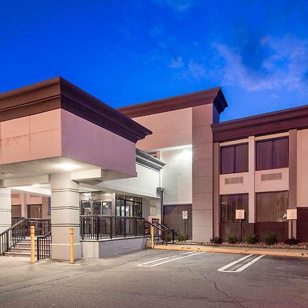 Best Western Paramus Hotel & Suites Ngoại thất bức ảnh