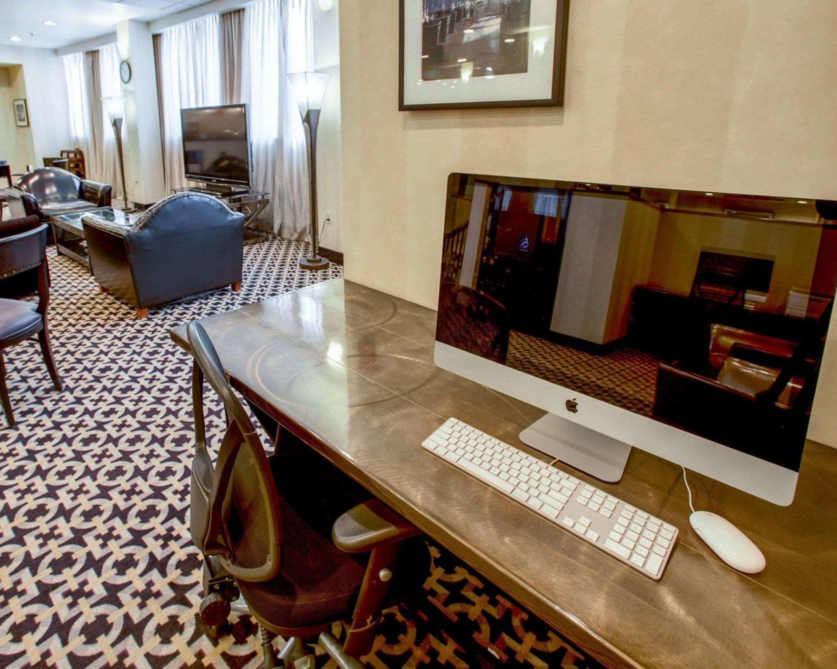Best Western Paramus Hotel & Suites Ngoại thất bức ảnh
